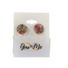 Load image into Gallery viewer, Chipped Bead Filled Resin Ball Studs
